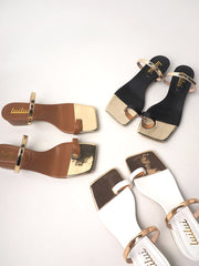UMA low heel toe-loop sandals