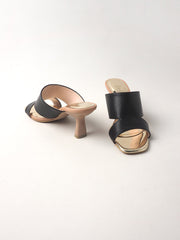 PALOMA slides on lacquered heels